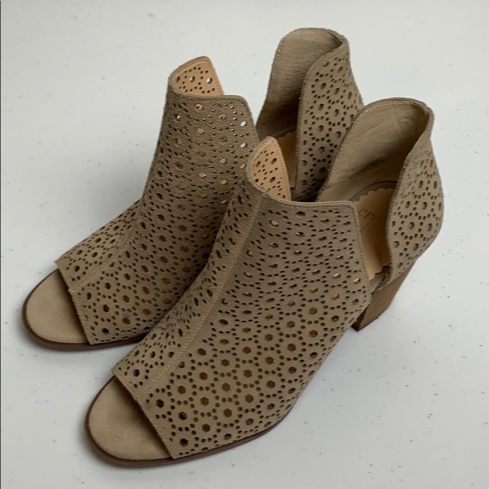 Crown & Ivy Sandi Open Toe Booties Size 7